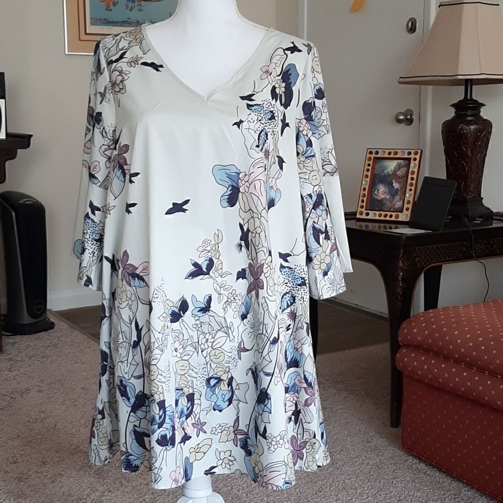 NWOT MISSLOOK flowered top